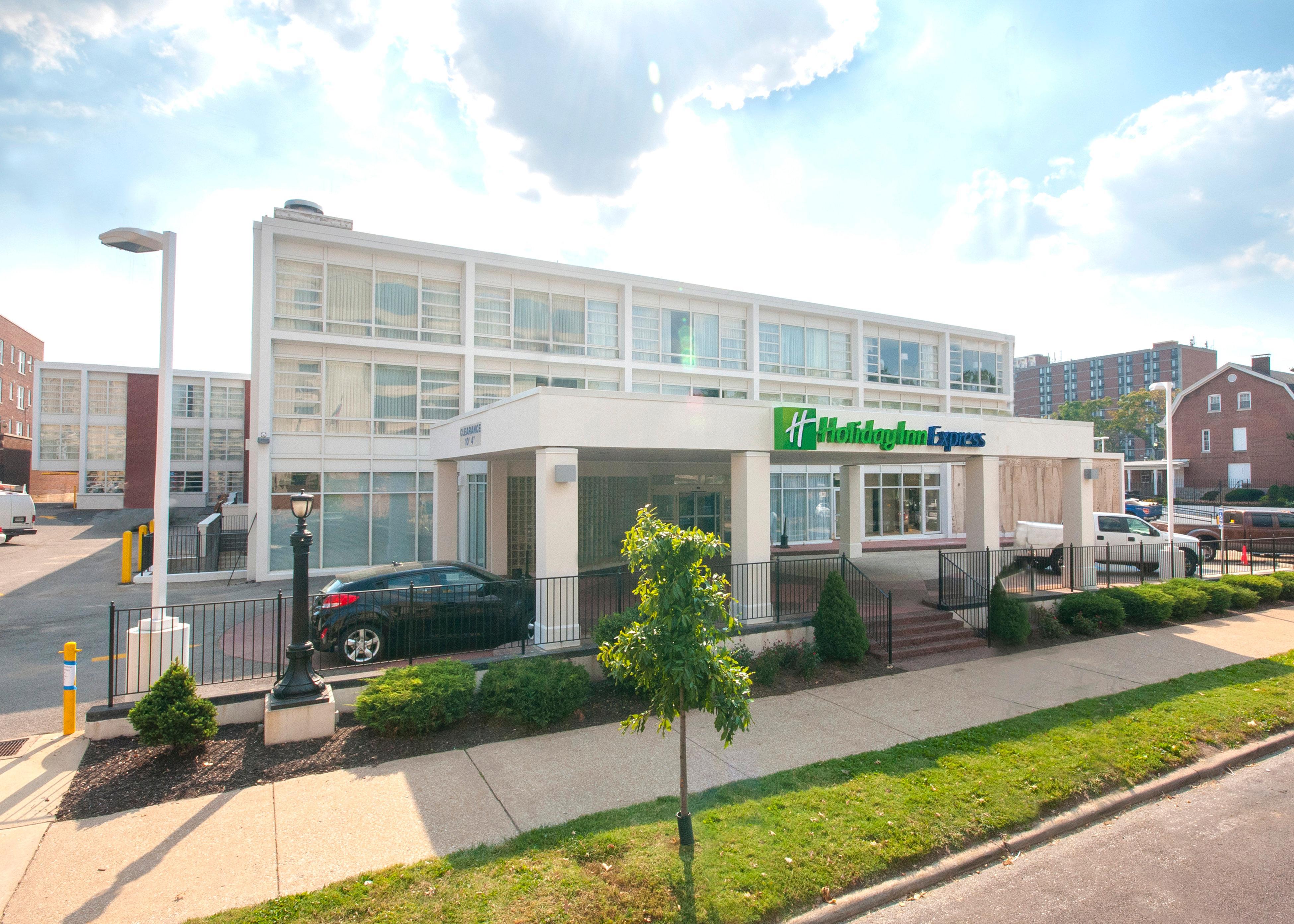 Holiday Inn Express St. Louis Central West End By Ihg Экстерьер фото