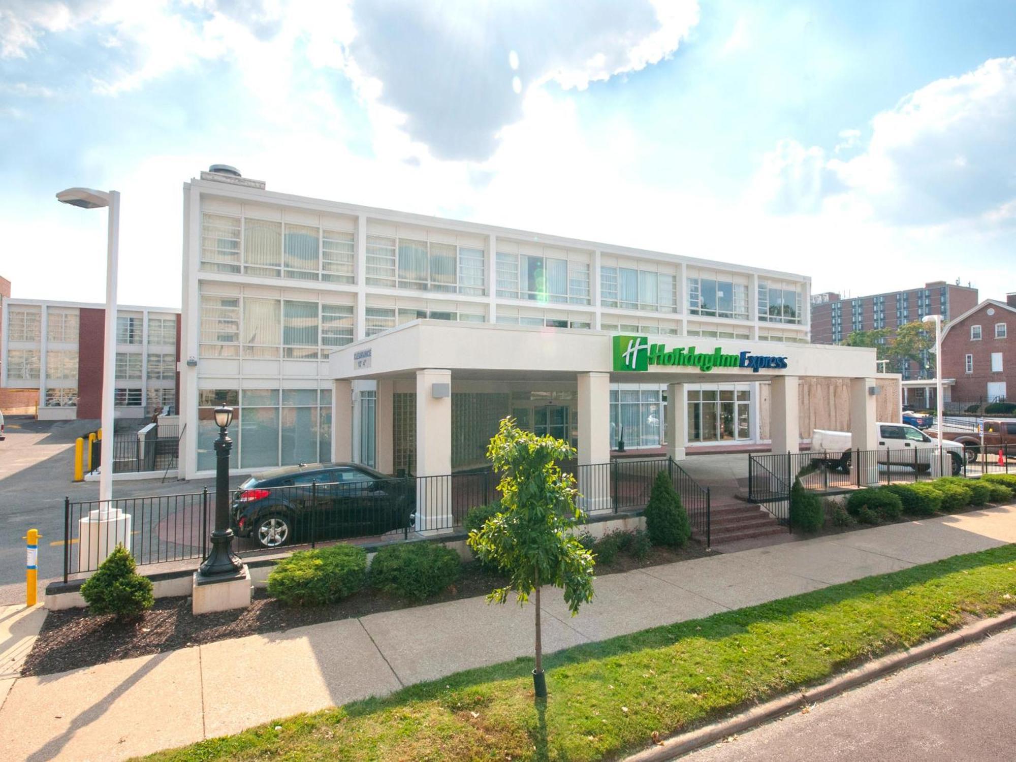 Holiday Inn Express St. Louis Central West End By Ihg Экстерьер фото